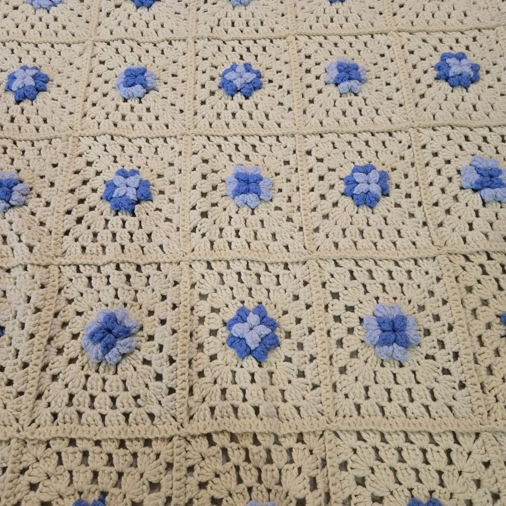 Vtg‎ Handmade Crochet Throw 3D Flower Granny Square Blanket 82x47
